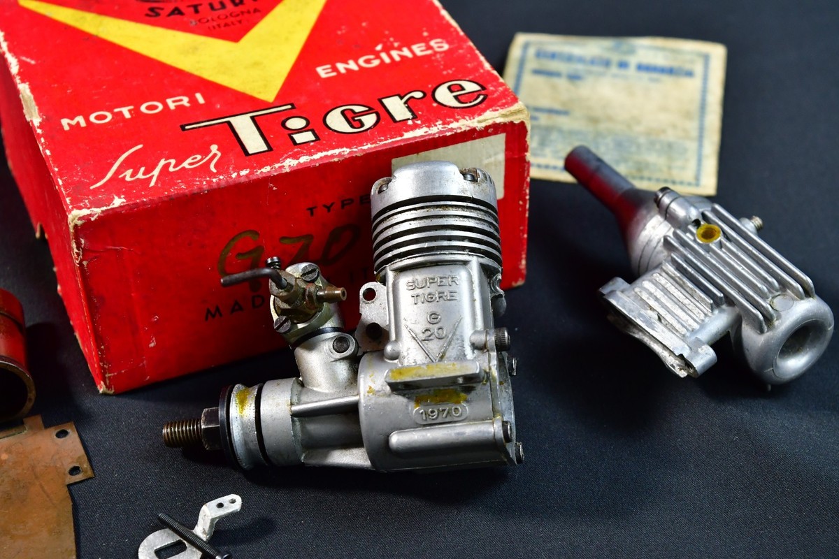 VINTAGE 1970 SUPER TIGRE G20 . 23 R/C GLOW MODEL AIRPLANE ENGINE