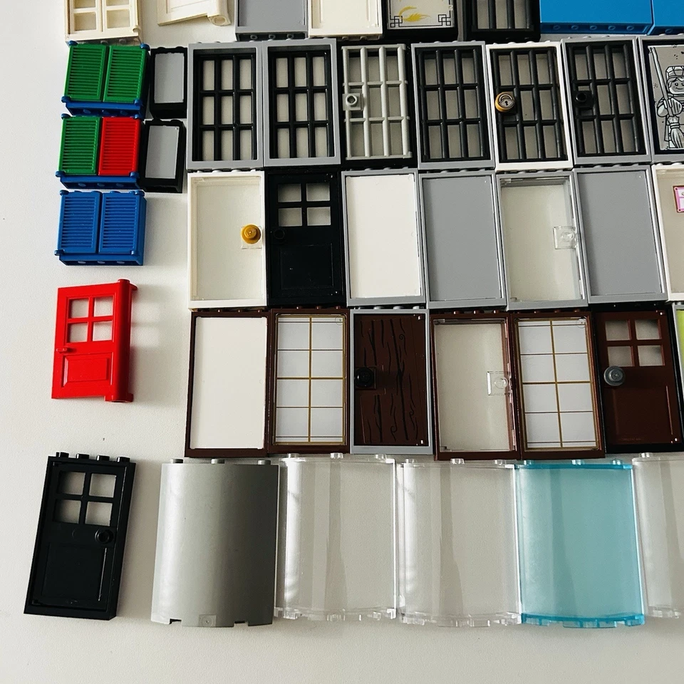 LEGO LOTE A GRANEL Puertas de cárcel Ventanas Marcos Castillo Gris Marrón Azul Policías Foto 4 de 4