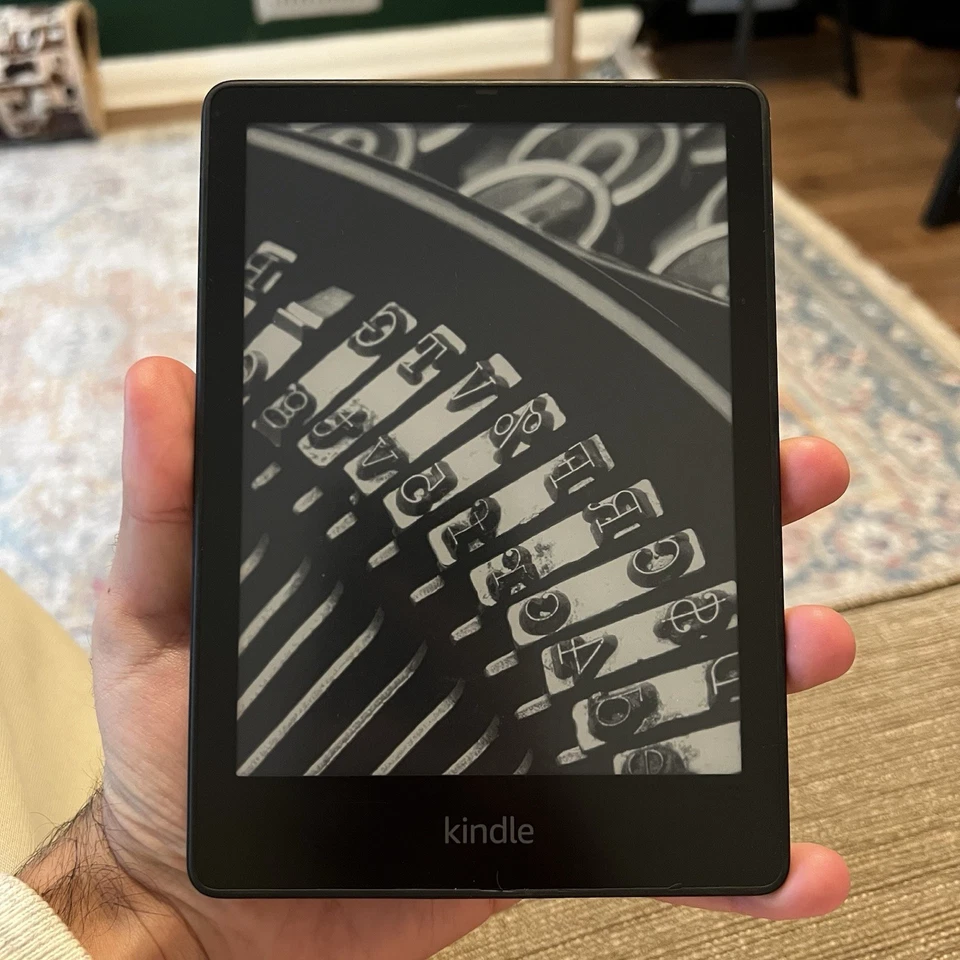 Amazon Kindle Paperwhite Edizione Signature (11ª Generazione) 32GB - Immagine 2 di 4