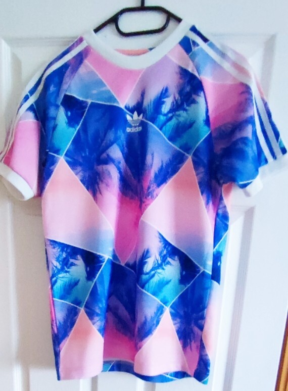 Adidas Mens T-Shirt Pink Blue Palm Tropical UK size New