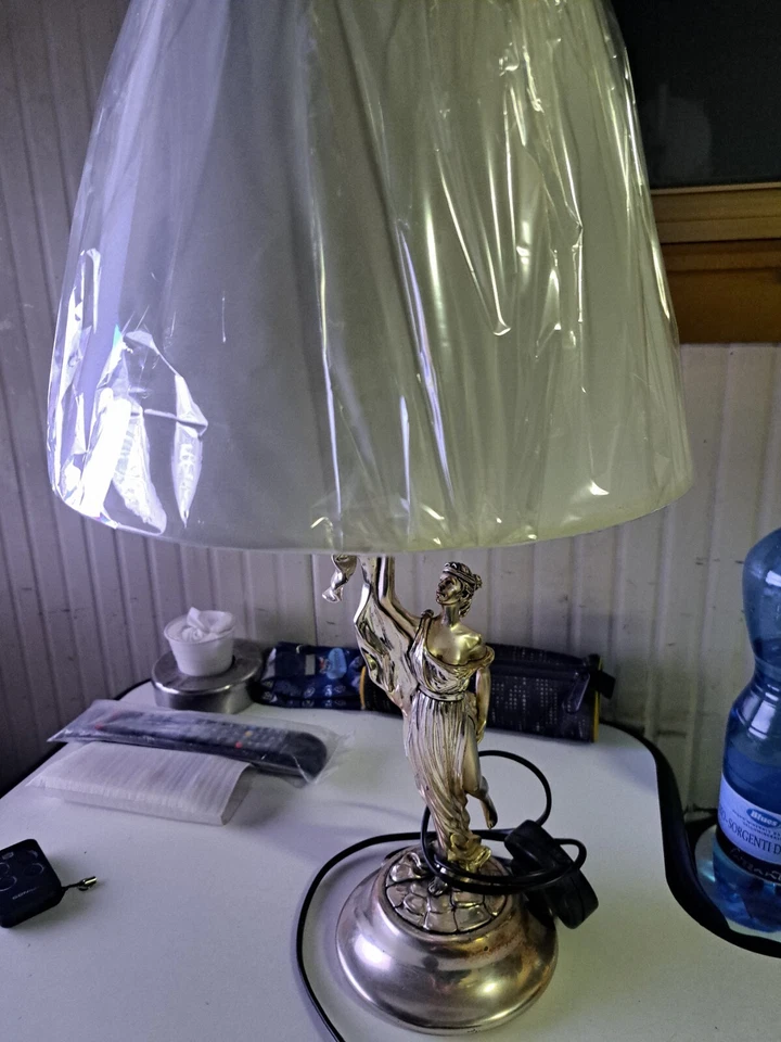 Lampada da comodino camera da letto - Immagine 2 di 4