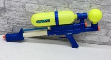 vtg 90s Laramie super soaker Water Squirt Gun 100 1990 Blue And Yellow WORKS!!!!