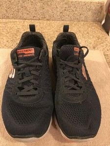 mens sketchers size 10