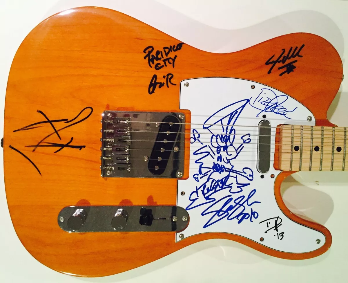 Guns N' Roses - Autographed Guitar