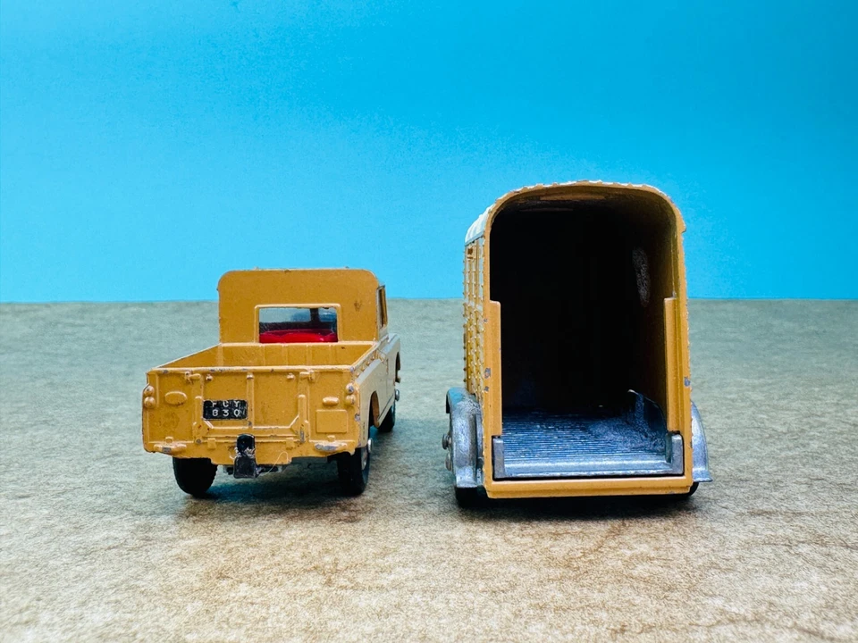 CORGI TOYS Gift Set 2 Land Rover 109" WB + RICE Pony Trailer Beige GB 1964 - Bild 4 von 4