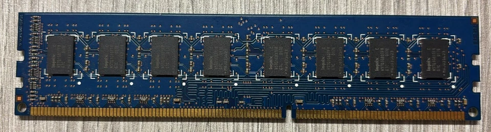 DIMM Hynix 2GB DDR3 1066 PC3 8500 HMT125U6TFR8C-G7 - Immagine 2 di 2