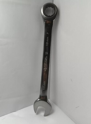 Husky 18mm Metric Ratcheting Wrench Combination  12-Pts.