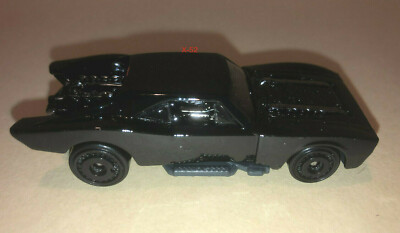 The Batman w/ Robert Pattinson Batmobile 1:35 Scale Model Kit