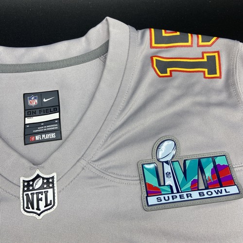 Patrick Mahomes Chiefs Jersey Women Medium Gray LVII Super Bowl Nike *FAST SHIP* - Picture 3 of 8