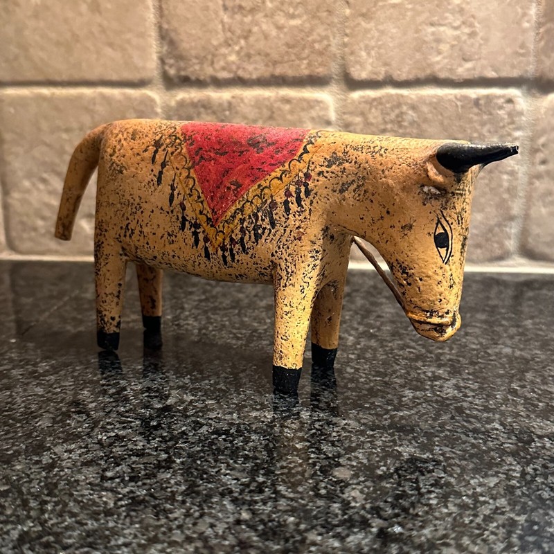 Vintage Guatemalan Hand Carved Cow Statue Primitive Folk Art Home Decor Figure