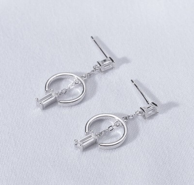 Orecchini Huggie con zirconi colorati, argento sterling placcato oro 18 carati - Italia
