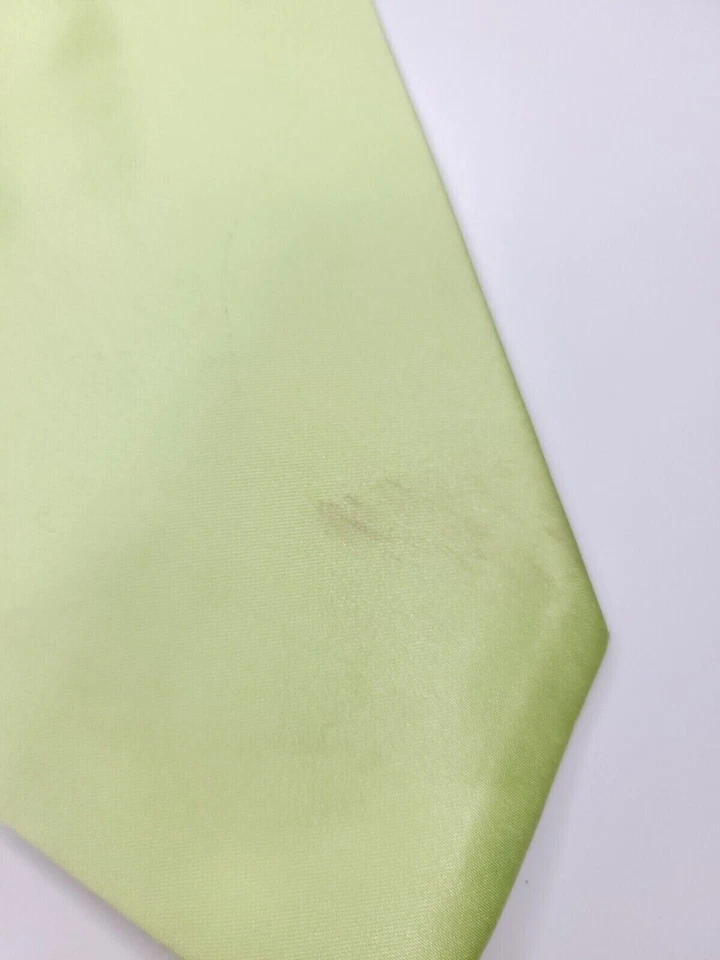 Corbata formal para hombre Romario Manzini 59"Lx3,75"W corbata de cuello verde Foto 2 de 4
