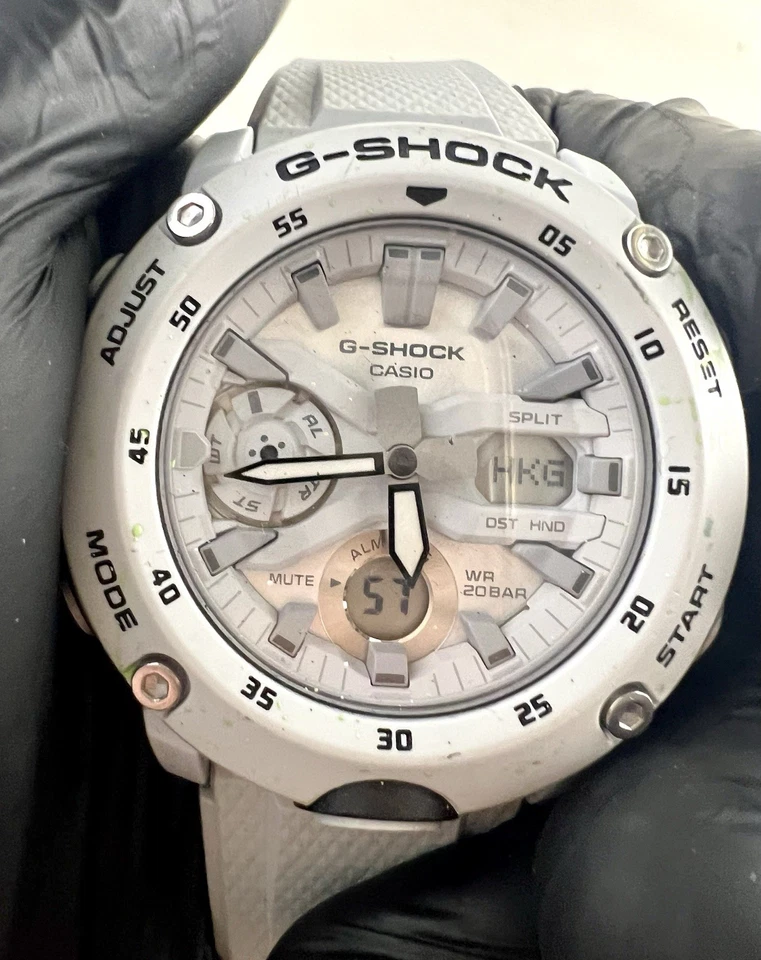 Casio G-Shock GA-2000 White Analog Digital Watch Carbon Core Guard 20BAR - Image 2 of 4