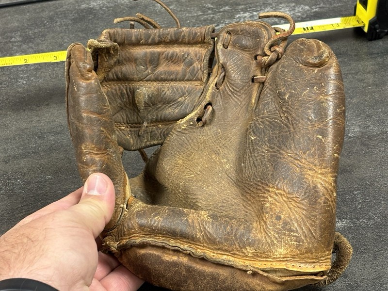 Vintage 1940’s Professional Two Fingers Leather Baseball Glove