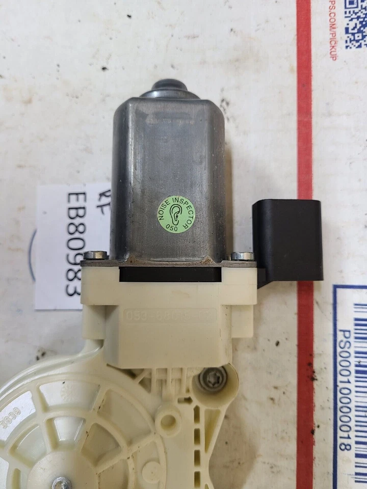 OEM 2009-2018 DODGE RAM 1500 RIGHT FRONT PASSENGER DOOR POWER WINDOW MOTOR 2011 - Image 3 of 4