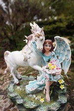 15490  FIGURINE  STATUETTE FEE  ELFE AVEC SA  LICORNE   HEROIC  FANTASY FATA