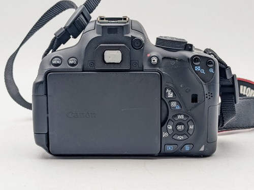 Canon EOS Rebel T5i DSLR Camera Body w/ Yongnuo Speedlite YN600EX-RT II Flash - Picture 12 of 21