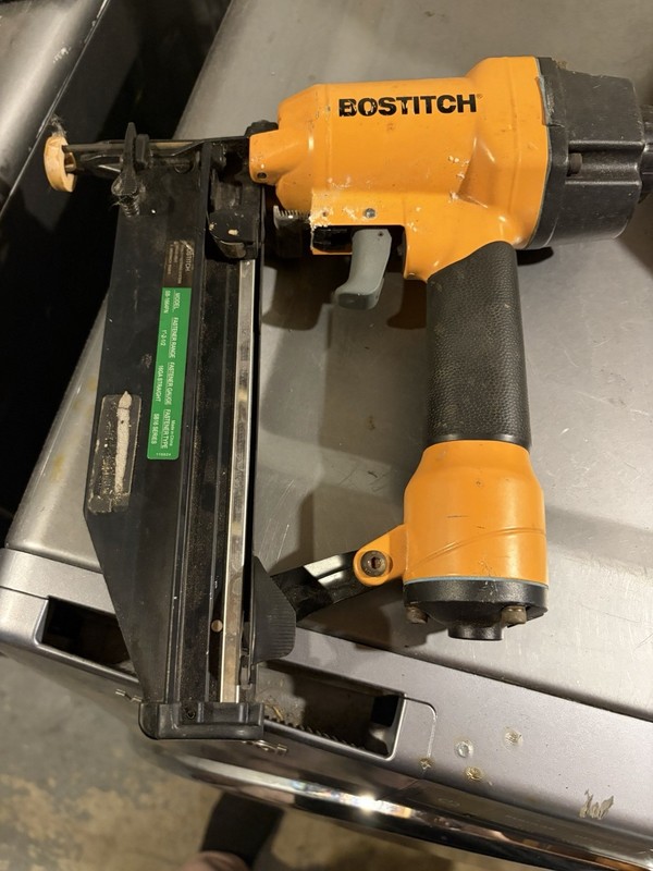 Bostitch SX150 Pneumatic Finish Nail Gun Pneumatic Finish Nailer MPN SX150