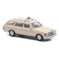 Busch 46818 - 1/87 / H0 MB W123 T, Taxi M. Fahrer - Neu