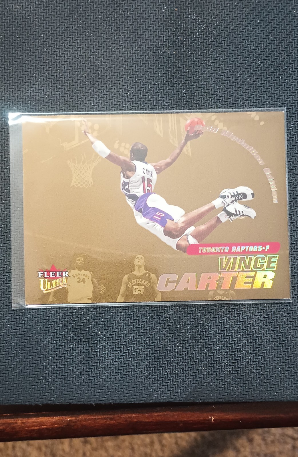 2000-01 Fleer Ultra - Vince Carter #1G Gold Medallion