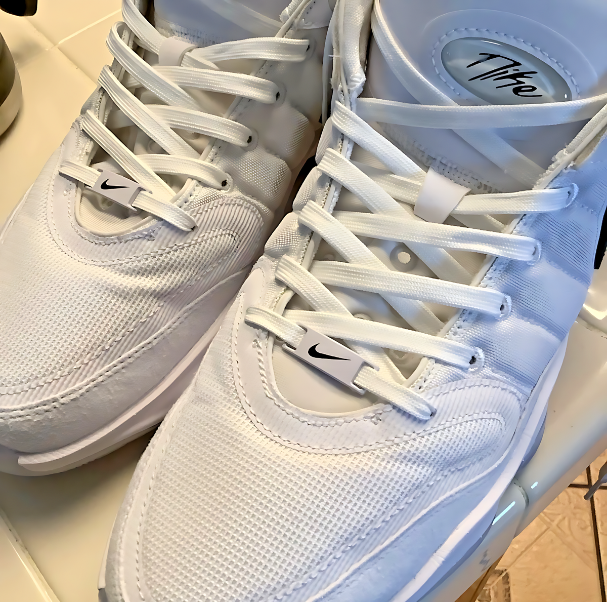 NIKE swoosh グローブラベル Nike Replacement Lace Tags Shoe badge White with Black