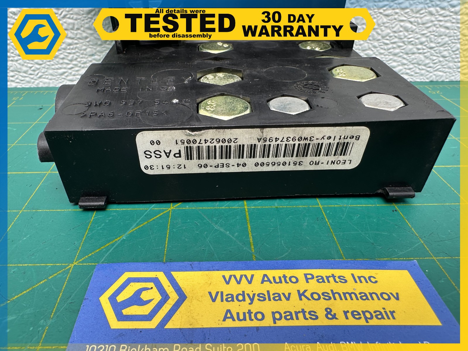 06-12 BENTLEY Flying Spur BATTERY TERMINAL FUSE BOX OEM