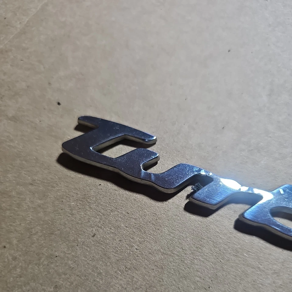 Volkswagen Beetle Turbo 2002-2010 OEM emblema trasero insignia placa de identificación maletero escotilla Foto 2 de 4