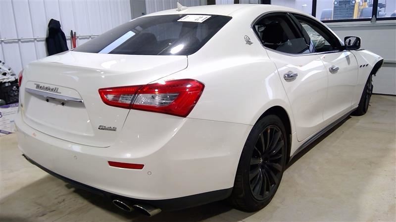 2014 Maserati Ghibli awd left DRIVER FRONT SPINDLE 106019