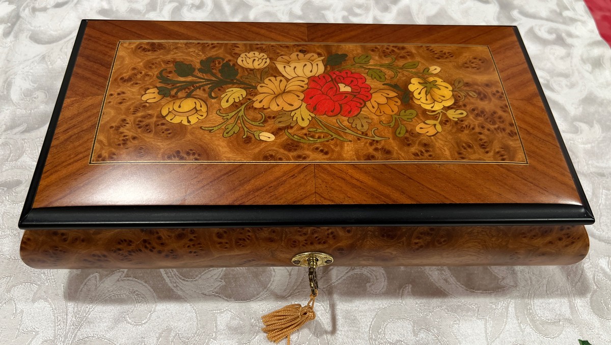Reuge Music 手巻き音楽ボックス 221s 2237 Amazon.com: Splendid Music Box Co. Reuge Swiss 18 Note Musical