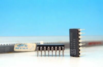2 x T54LS157D2 CERAMIC  SGS IC CDIP16 Multiplexer 4-Func 2 Line Input TTL NEW