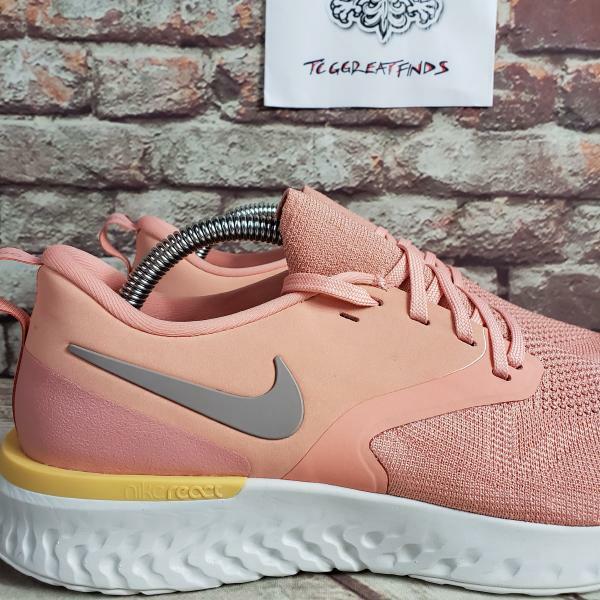 nike odyssey react pink