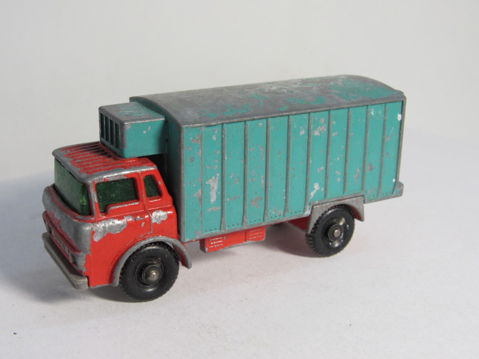 Vtg  Lesney "Matchbox" Series No.44 "GMC Refrigerator Truck" Green Windows C3-13