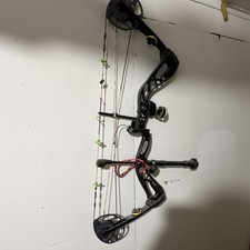 Diamond Edge 320 RH Compound Bow 70lb w/ TruGlo Sight Stabilizer/HHA single pin