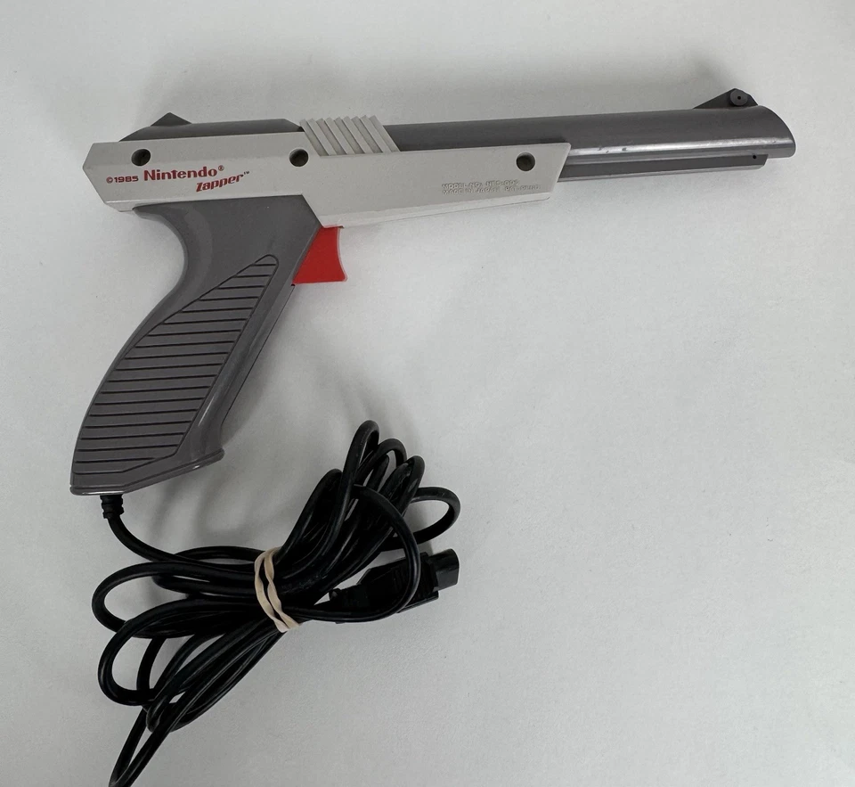 Super Mario Bros Duck Hunt Nintendo NES Game Bundle with Zapper Gun Untested - Image 2 of 4