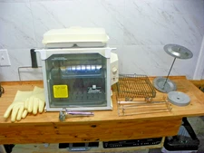 RONCO SHOWTIME ROTISSERIE 4000 USED WHITE W/ACCESSORIES GLOVES BUN WARMER