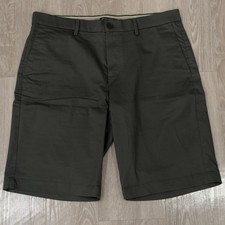 Banana Republic Men s 33 Waist, 11 Inseam Army Green Shorts Flat Front Casual