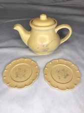 Vintage Chilton Plastic Dishes Playset Pitcher Saucers
