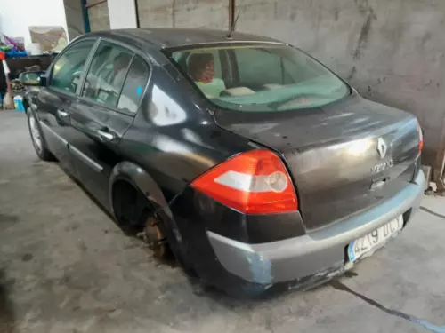 8200476431 Faro Derecho para RENAULT MEGANE II CLASSIC BERLINA 2004 8486211 - Imagen 9 de 10