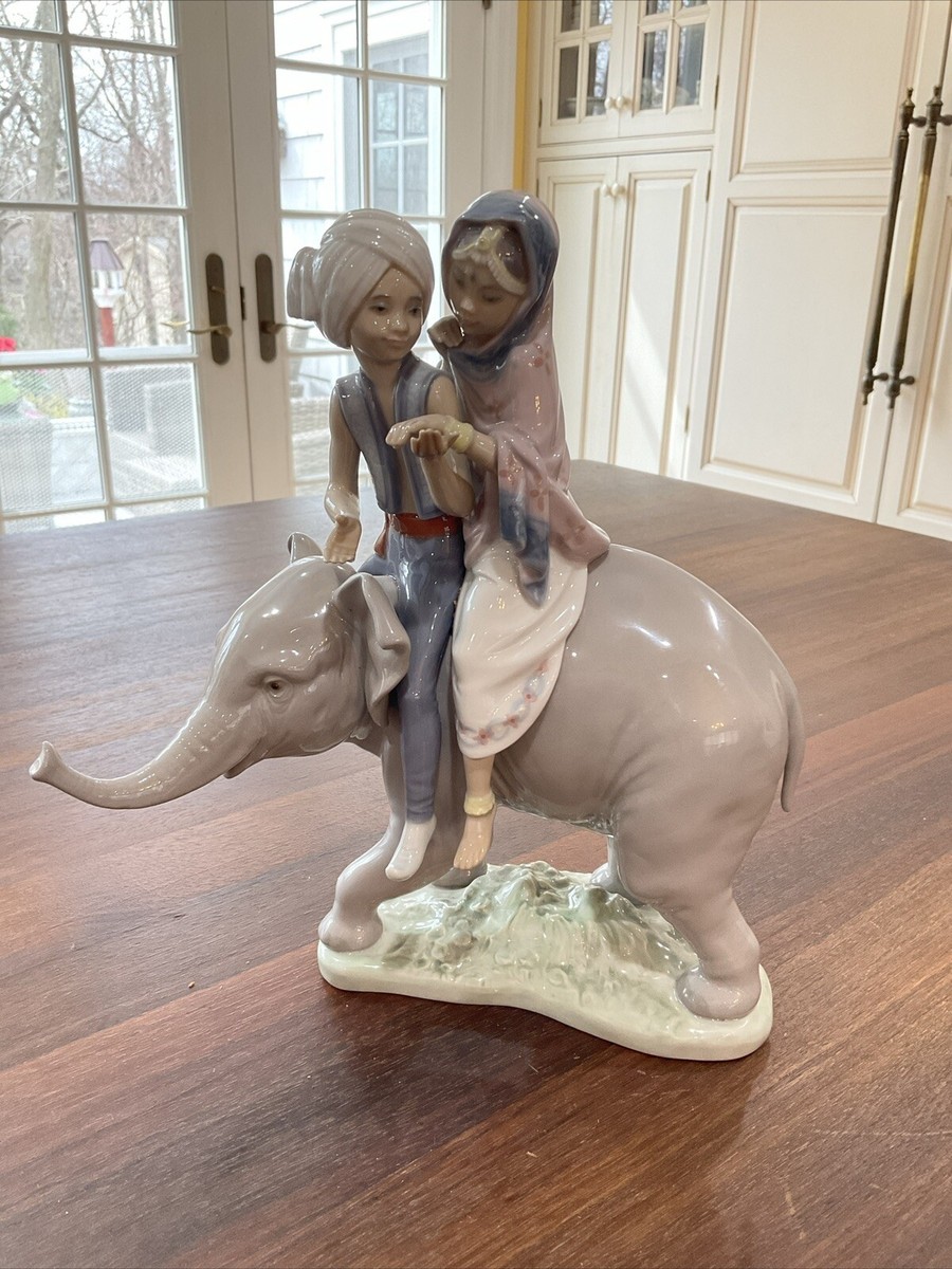 LLADRO 月に座る子供の像 6848 LLADRO 月に座る子供の像 6848 LLADRO 月に座る子供の像 6848
