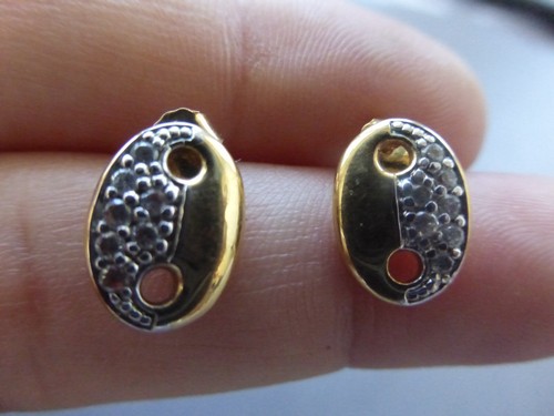 boucles d'oreilles puces grain de café plaqué or poinçons zirconiums 2