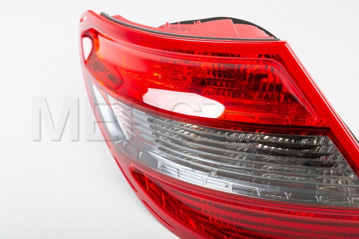 New Genuine Mercedes W204 C Class Left Driver Rear Lamp Taillight 