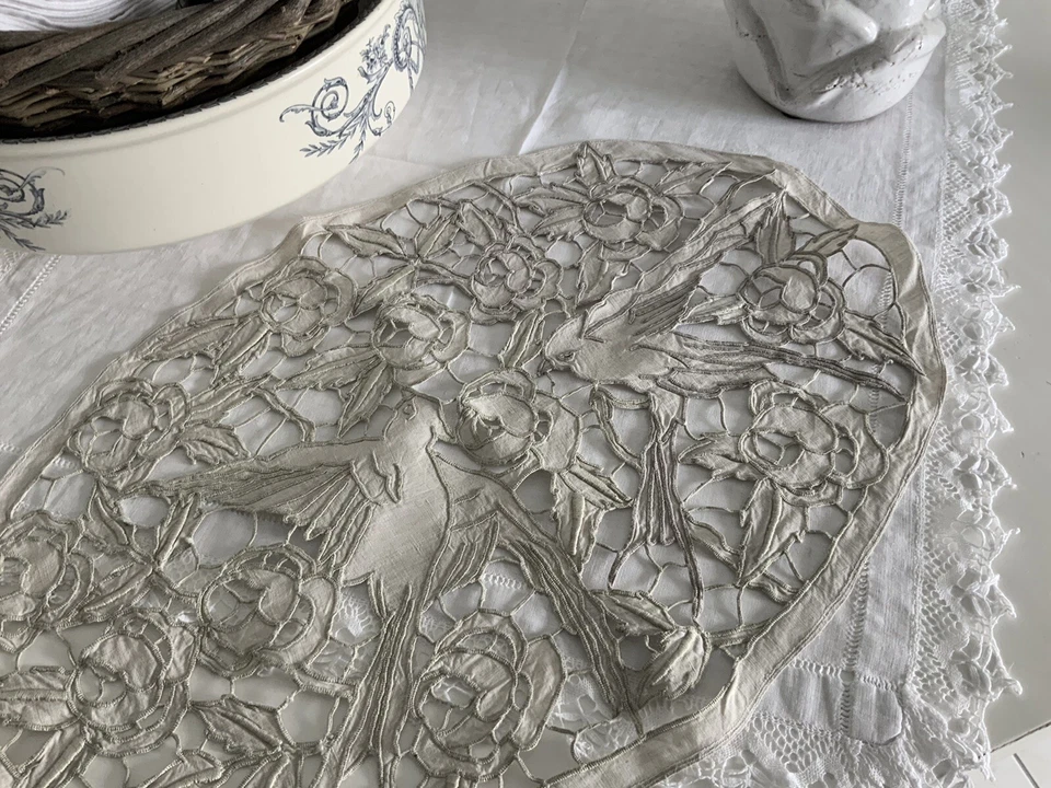 linge ancien Centre Table Napperon Lin Bi Broderie Richelieu Décor Hirondelle - Photo 2/4