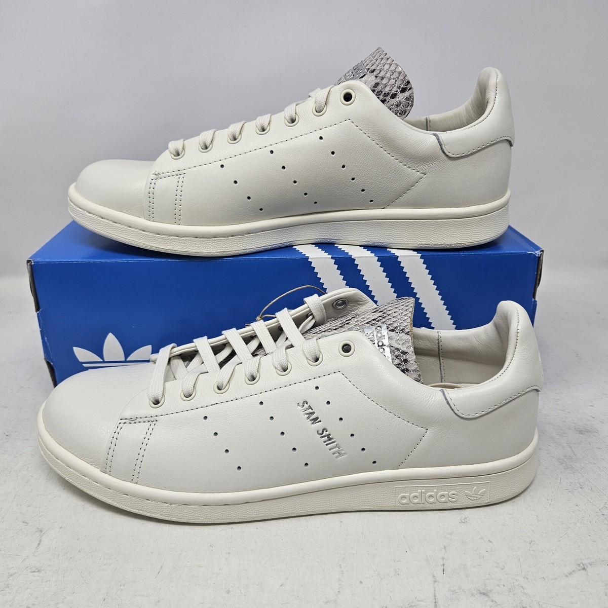 Men's Adidas Stan Smith Lux Casual Shoes / White Snakeskin Men's Adidas Stan Smith Lux Casual Shoes / White Snakeskin