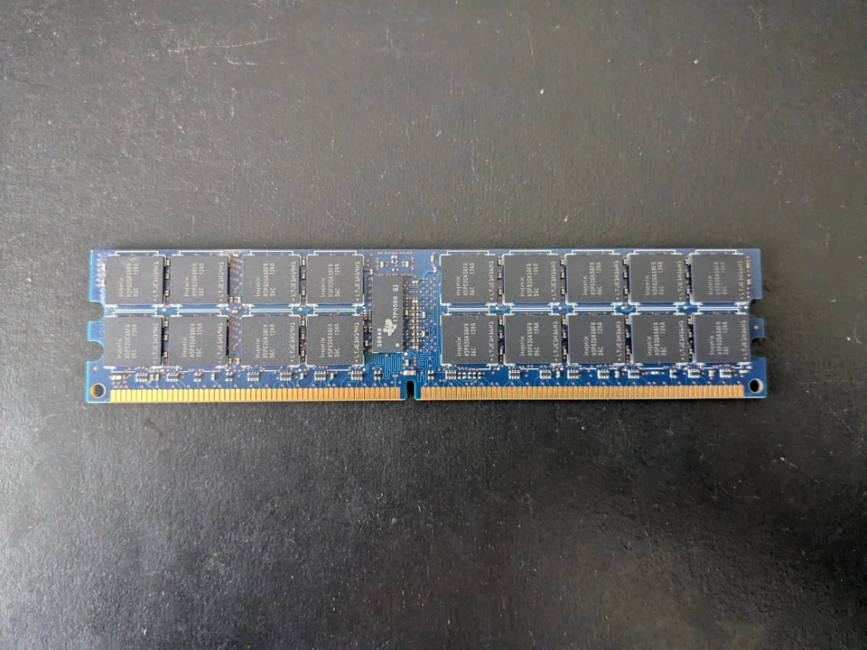 HYNIX 8GB 2Rx4 PC2-5300P-555-12 - Image 2 of 2