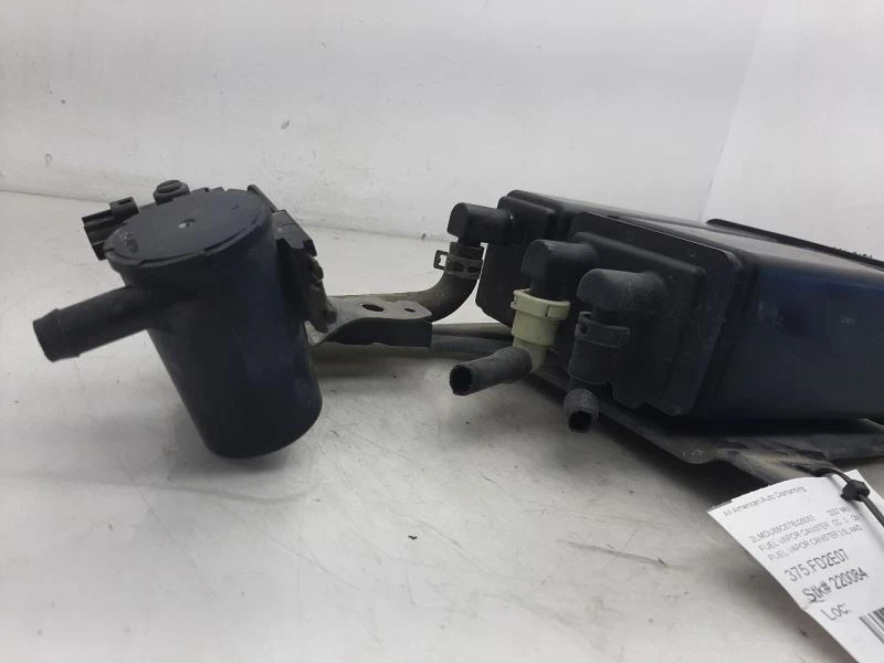 07 08 09 10 11 12 13 14 15 Lincoln MKX bote de vapor de combustible 7T4Z9D653B Foto 4 de 4