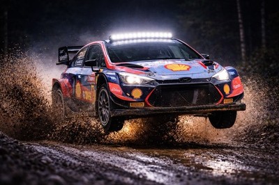 8x10 Photo Print   Hyundai i20 Night Rally Car Jumping into Mud Stage Glossy