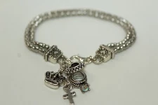 Beautiful Premier Designs PD Silvertone 7-8" Bracelet with Charms 