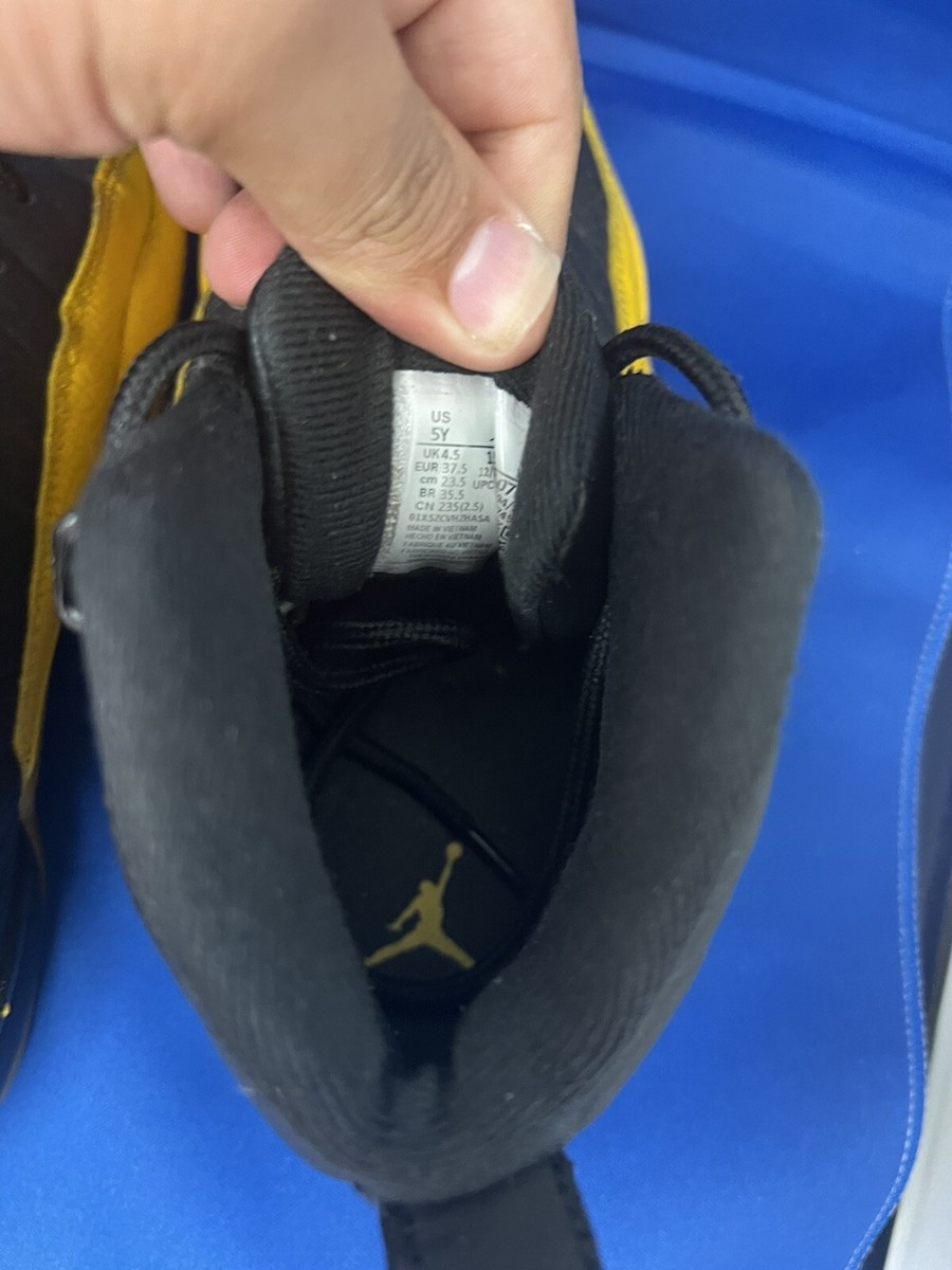 GS Nike Air Jordan 12 Retro Black University Gold Size 5Y GS Nike Air Jordan 12 Retro Black University Gold Size 5Y