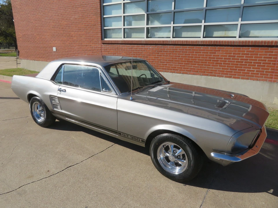 Ford Mustang 1967  Foto 3 de 4