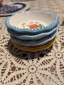 THE PIONEER WOMAN ( LOT OF 4) MINI STONEWARE PIE PANS  Unused NEW 4.75”